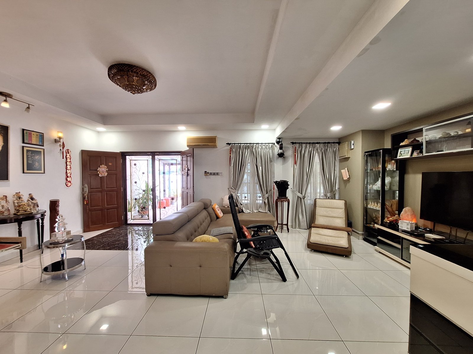 3 Living (1) (Custom)